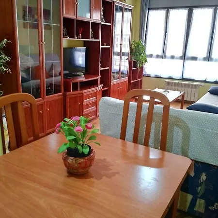 Amplio Loft Con Plaza De Garaje Apartmán Onís